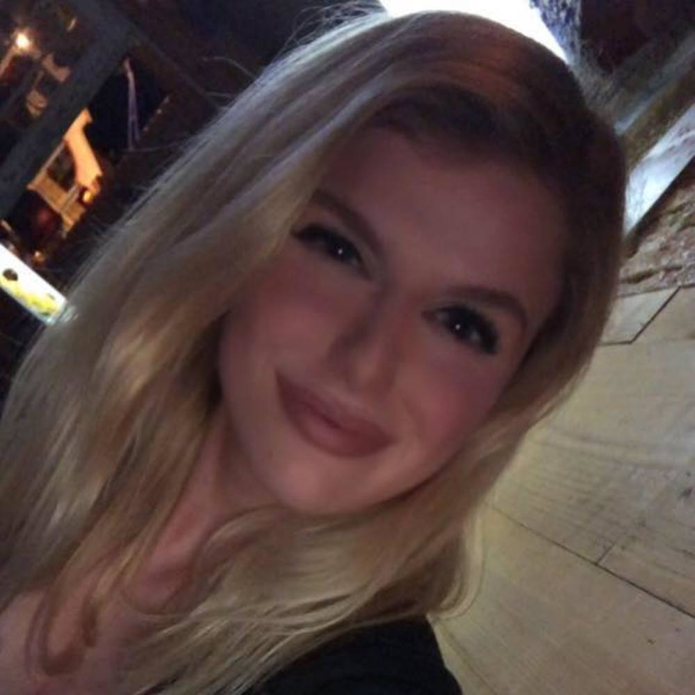 Meet your Posher, Holly